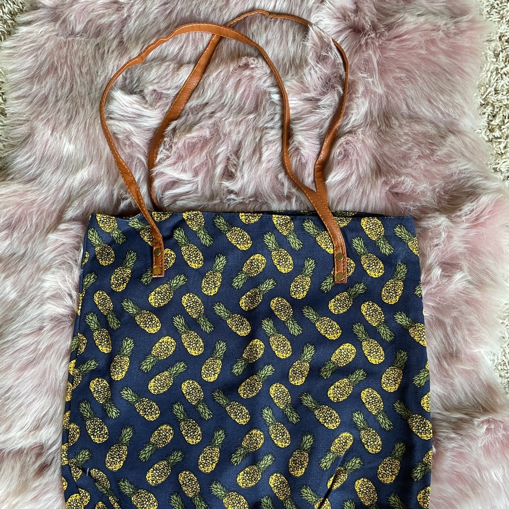 Pineapple Patterned Tote Bag - Picture 2 of 4